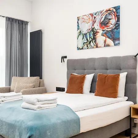 Margi Ether Lux Pool Balcony 什切青